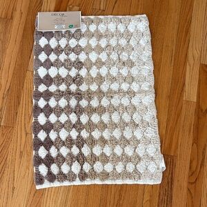 Geometric Pattern Rug in Brown and Cream